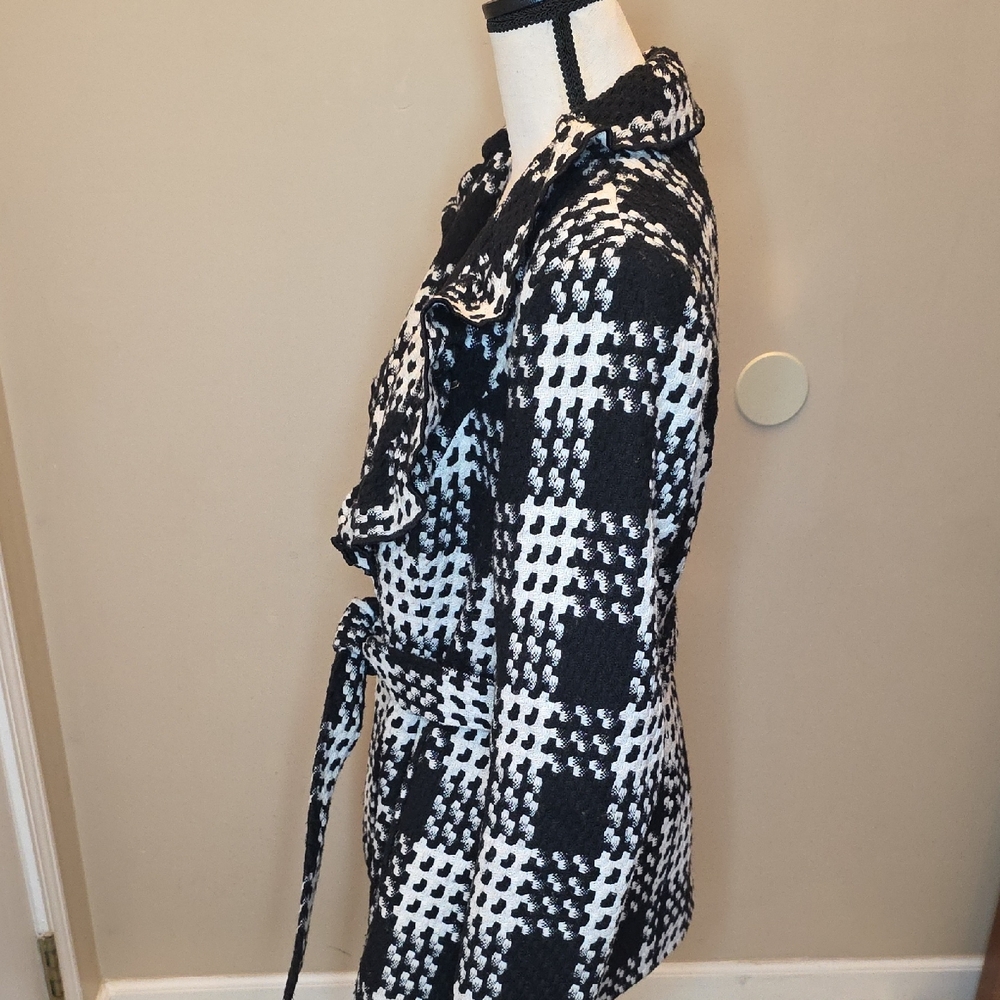 White House Black Market Houndstooth Blazer - Picture 6 of 6